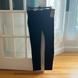 NWT Levi’s 711 Skinny Black Jeans